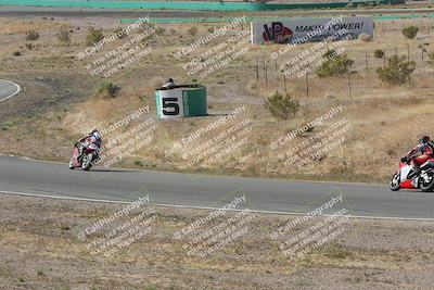 media/Apr-20-2025-AHRMA (Sun) [[393a79c373]]/Race/Group 11 early race/Turn 4b/